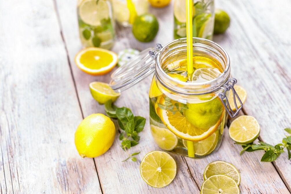 air dengan lemon untuk menurunkan berat badan