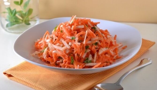 Salad wortel-apel diet akan memberi tubuh seseorang yang sedang menurunkan berat badan dengan vitamin